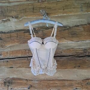 H & M Cream Mesh & Lace Underwire Back Closure Corset Size 8